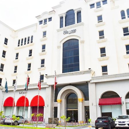 One To One Aparthotel Αλ Κομπάρ Εξωτερικό φωτογραφία