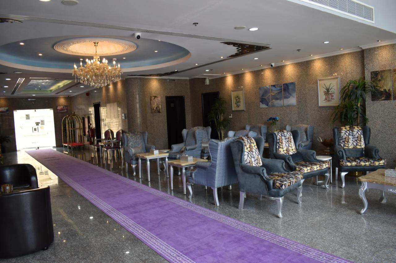 One To One Aparthotel Αλ Κομπάρ Εξωτερικό φωτογραφία