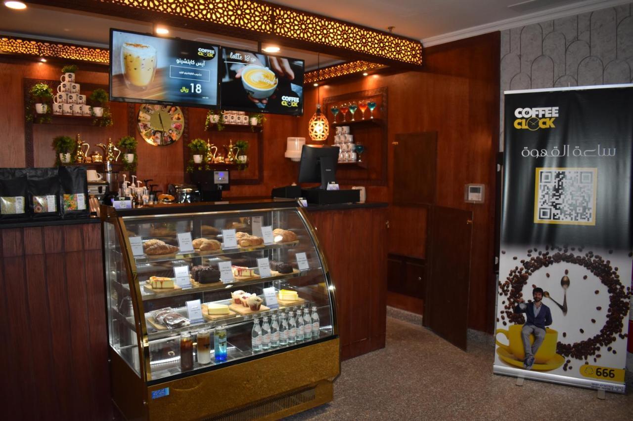 One To One Aparthotel Αλ Κομπάρ Εξωτερικό φωτογραφία