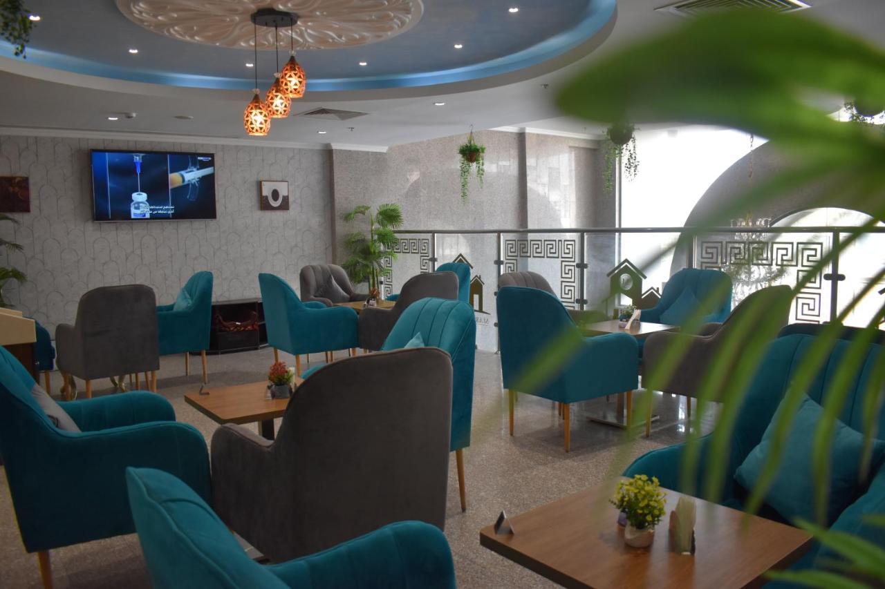 One To One Aparthotel Αλ Κομπάρ Εξωτερικό φωτογραφία