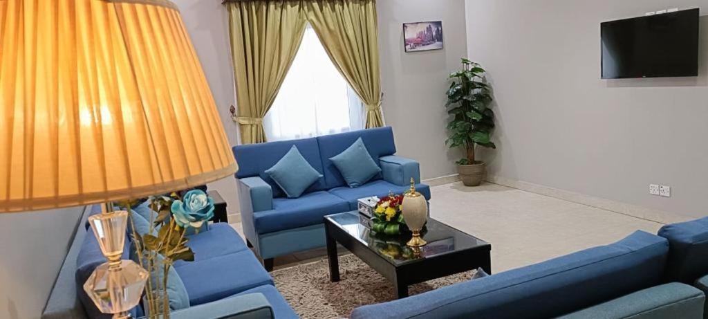 One To One Aparthotel Αλ Κομπάρ Εξωτερικό φωτογραφία