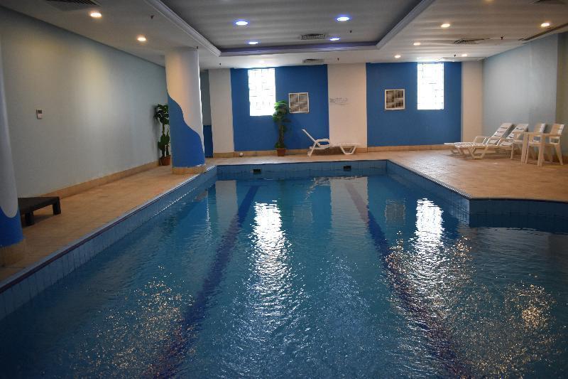One To One Aparthotel Αλ Κομπάρ Εξωτερικό φωτογραφία