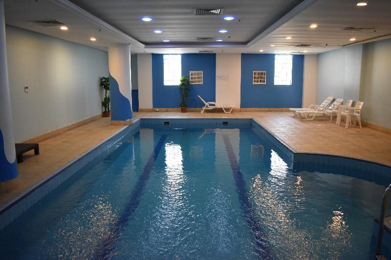 One To One Aparthotel Αλ Κομπάρ Εξωτερικό φωτογραφία