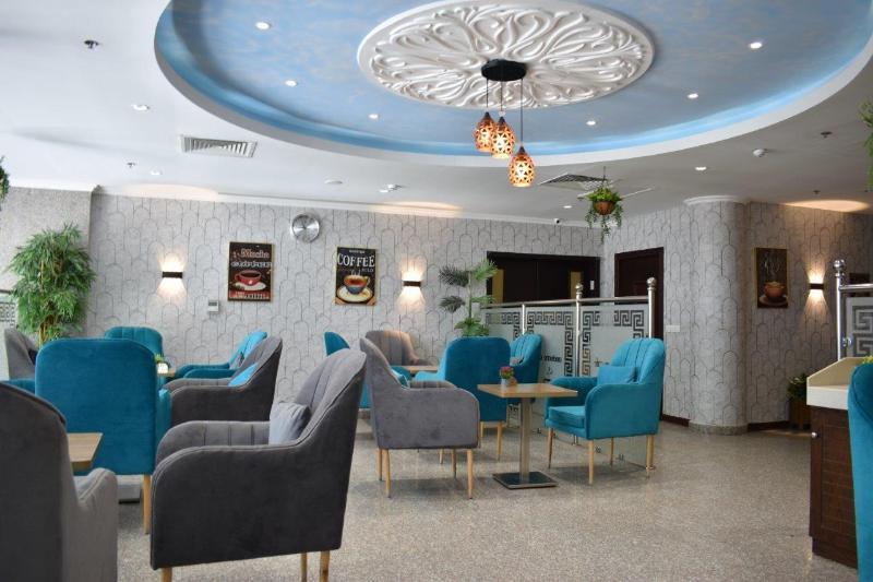 One To One Aparthotel Αλ Κομπάρ Εξωτερικό φωτογραφία