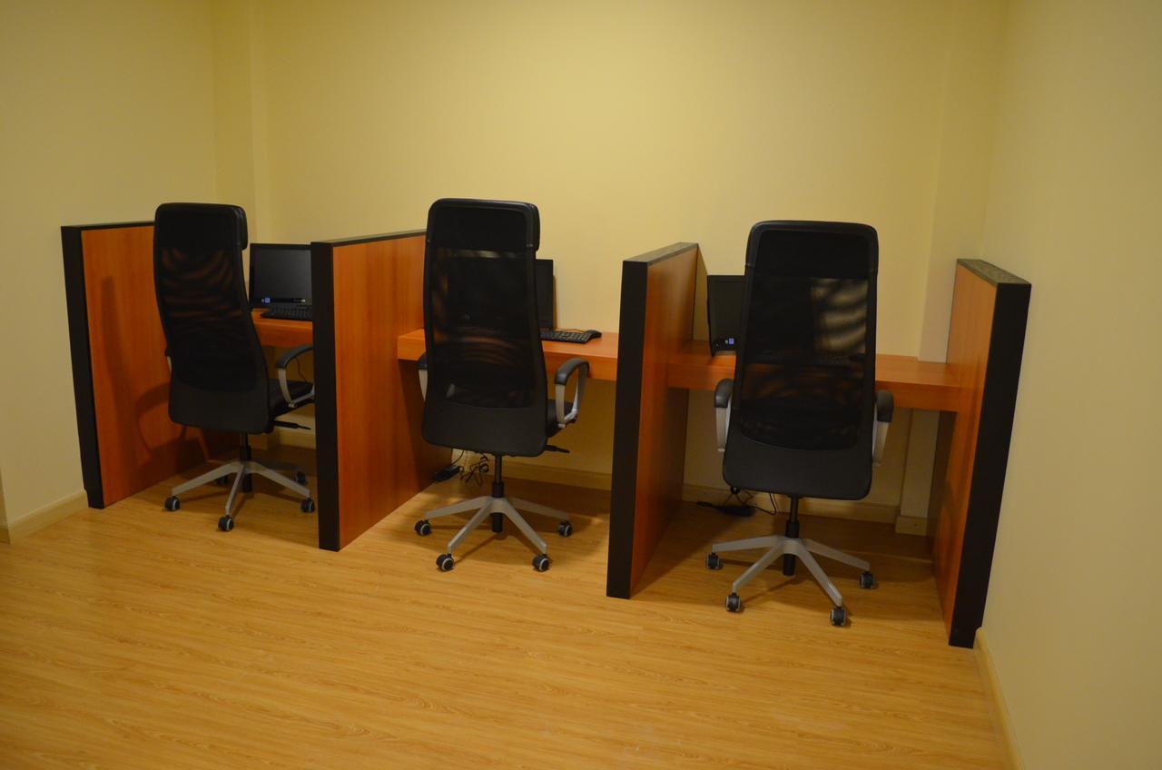 One To One Aparthotel Αλ Κομπάρ Εξωτερικό φωτογραφία