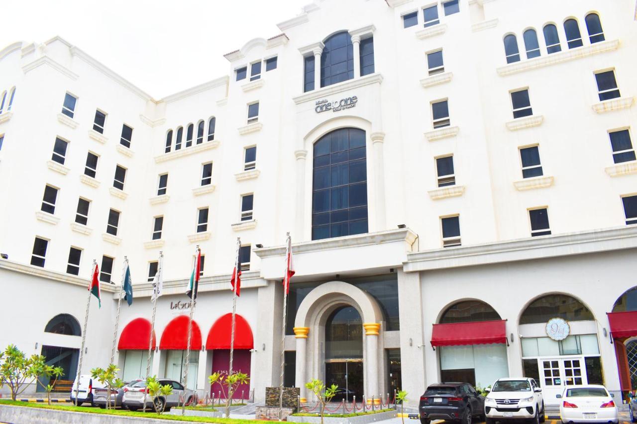 One To One Aparthotel Αλ Κομπάρ Εξωτερικό φωτογραφία
