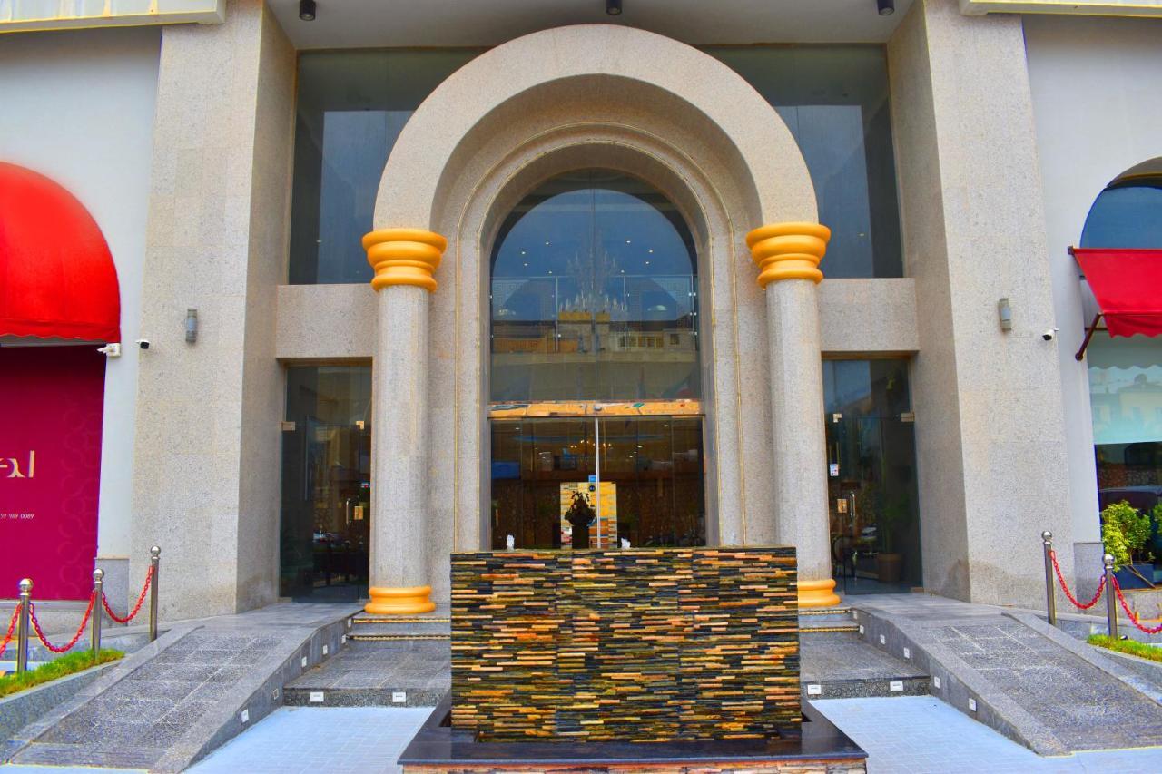 One To One Aparthotel Αλ Κομπάρ Εξωτερικό φωτογραφία